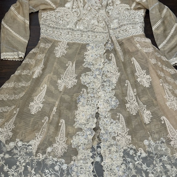 Pakistani dresses Sana safinaz - Picture 5 of 14